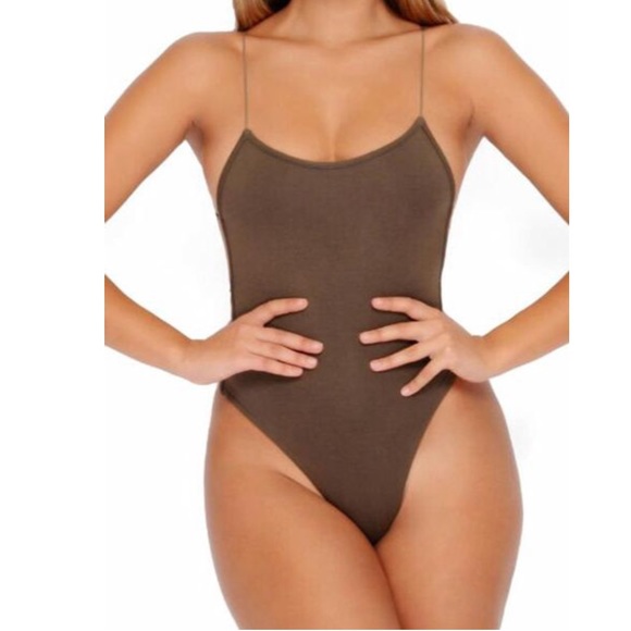 Backless sexy Bodysuit - Picture 2 of 5